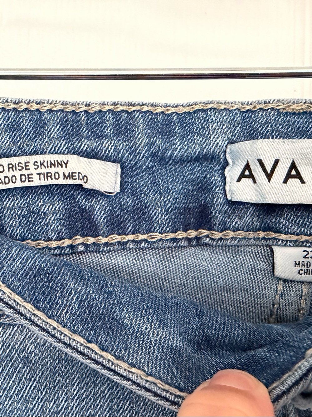 Womens Jean - Picture 2 of 3